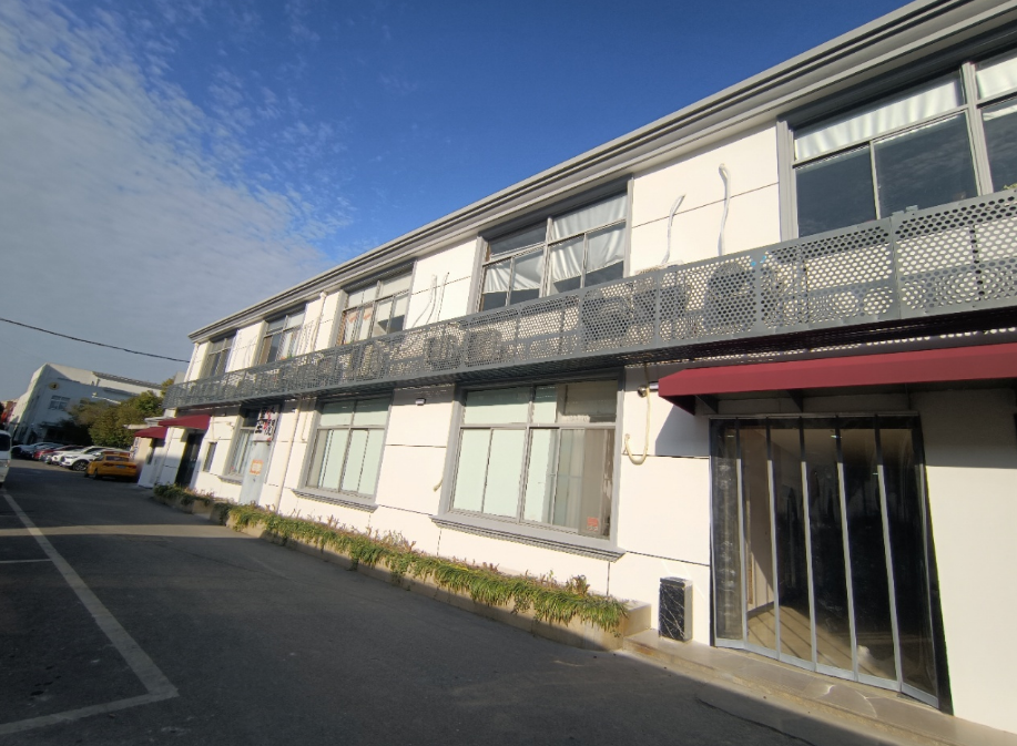 香樟園寫字樓出租，面積130平米，月租金報(bào)價(jià)11800元 /月