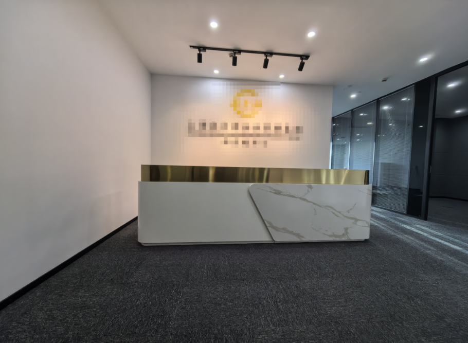虹橋世界中心寫字樓出租，面積216平米，租金報價3元/平方米/天